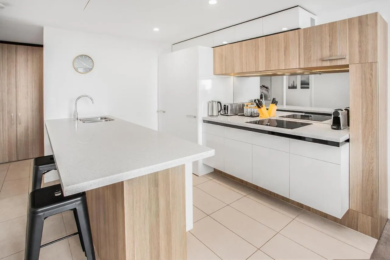 Slick Valley Pad With Balcony And Rooftop Pool Apartment Brisbane Australia