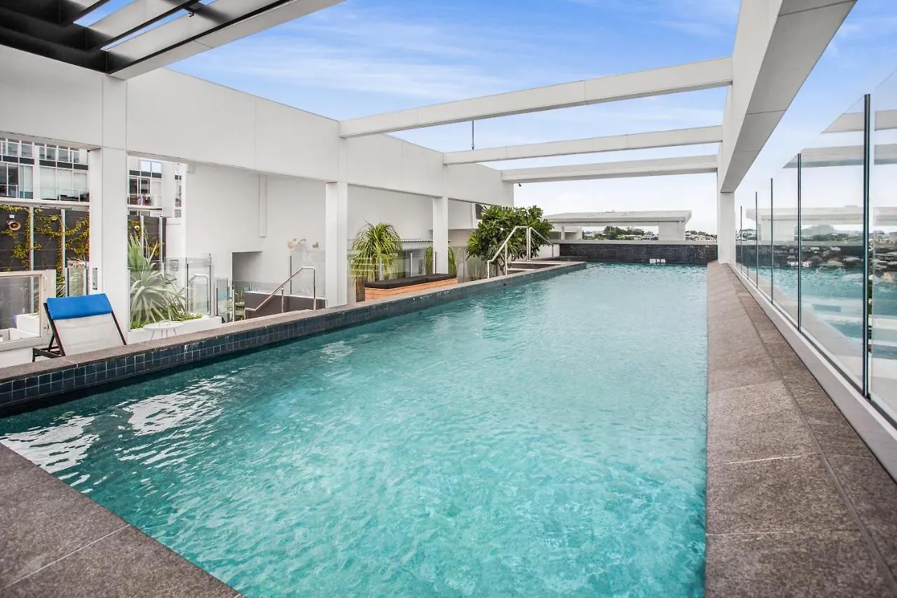 Slick Valley Pad With Balcony And Rooftop Pool Apartment Brisbane 0*,  Australia