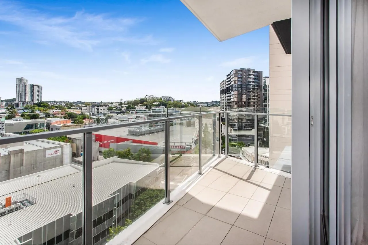 Slick Valley Pad With Balcony And Rooftop Pool Apartment Brisbane 0*,  Australia